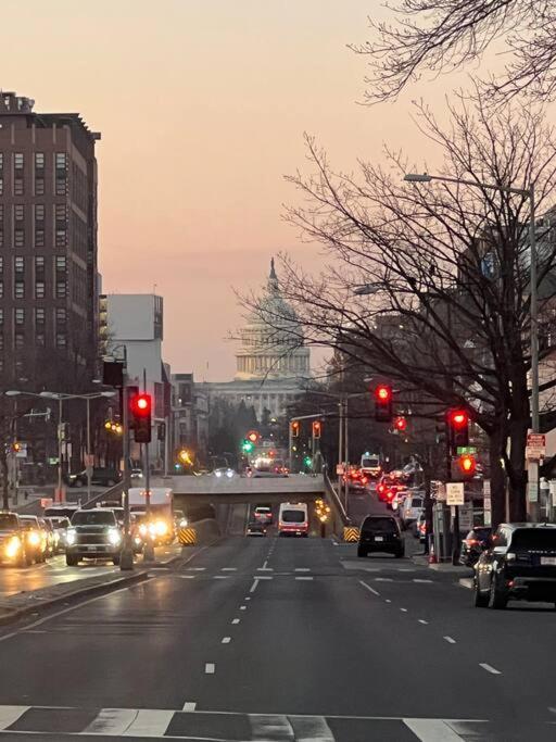 Cherry Blossom Townhouse, Easy Dc Access Washington Dış mekan fotoğraf